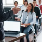 Choosing Between Public and Private Colleges in the United States 379-6a6ba0f9522d3